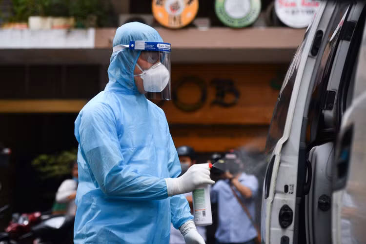 cong chung vien mac Covid-19 anh 1