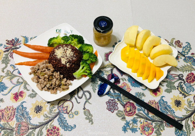 Bữa trưa của dân văn phòng trong mùa dịch COVID-19 ảnh 10