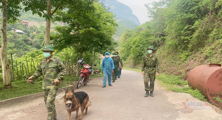 Lập hàng rào sống xuyên đêm bắt ma tuý, truy người nhập cảnh