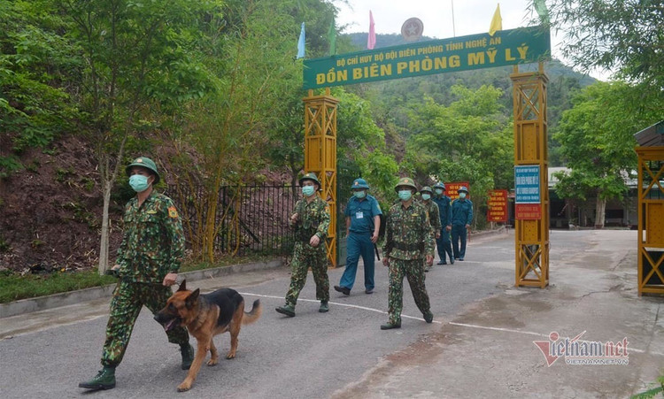 Lập hàng rào sống xuyên đêm bắt ma tuý, truy người nhập cảnh