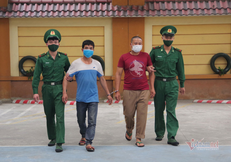 Lập hàng rào sống xuyên đêm bắt ma tuý, truy người nhập cảnh