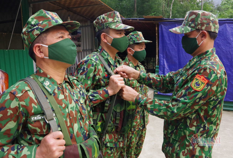 Lập hàng rào sống xuyên đêm bắt ma tuý, truy người nhập cảnh