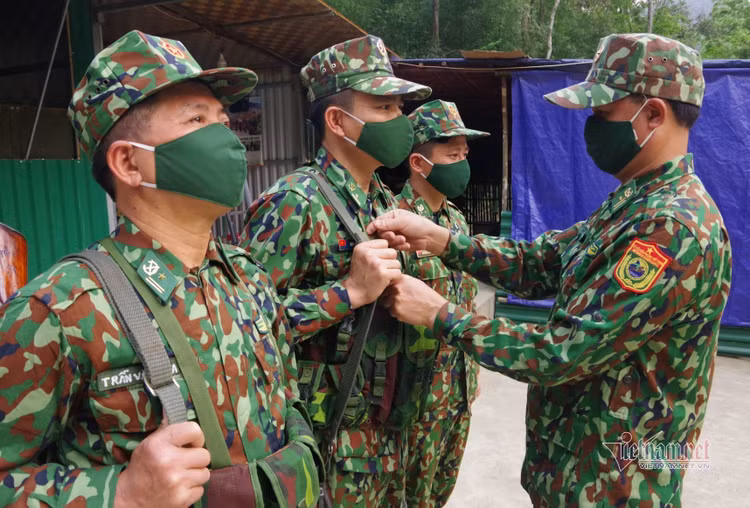 Lập hàng rào sống xuyên đêm bắt ma tuý, truy người nhập cảnh