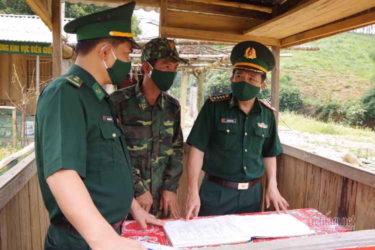 Lập hàng rào sống xuyên đêm bắt ma tuý, truy người nhập cảnh