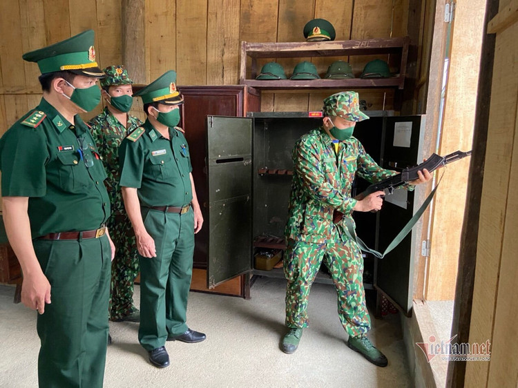 Lập hàng rào sống xuyên đêm bắt ma tuý, truy người nhập cảnh