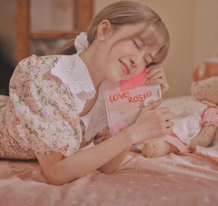 Sau scandal 'trà xanh', Thiều Bảo Trâm mong thế giới dịu dàng hơn với 'anh' ảnh 2