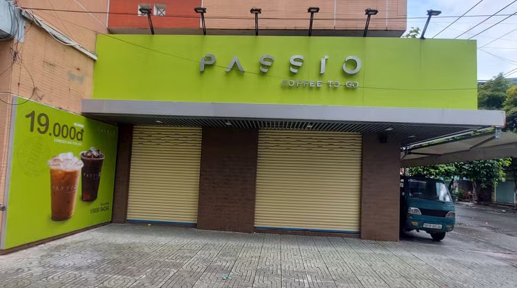 he-thong-ca-phe-passio-chua-tai-hoat-dong-do-muon-di-lam-phai-xin-giay-di-duong-hoac-3-tai-cho-.jpg