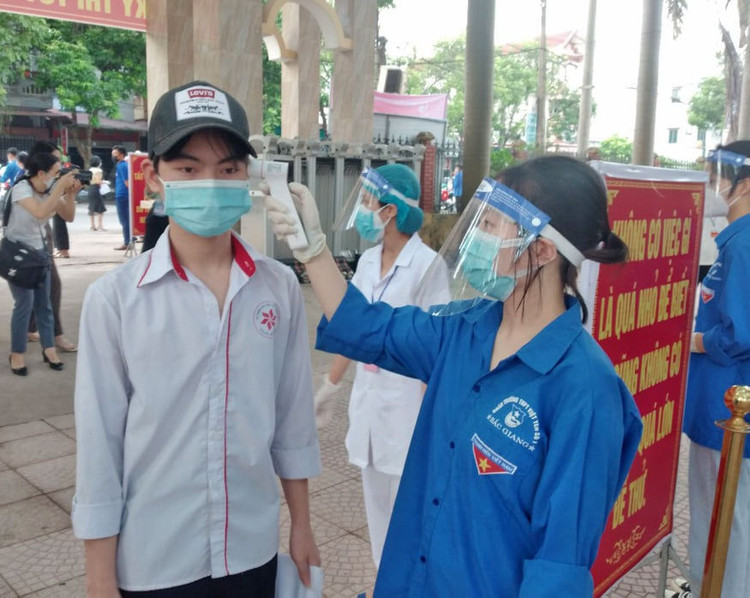 Vụ một thí sinh dương tính: Phê bình chủ tịch huyện, đề nghị kỷ luật cán bộ - 1