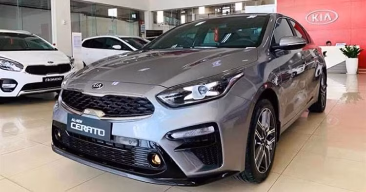 Những mẫu ô tô ăn khách đang được hỗ trợ 100% lệ phí trước bạ - 1