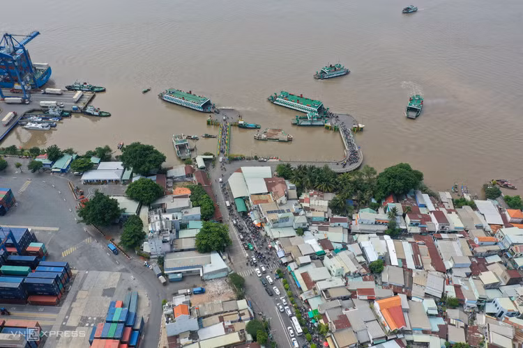 Cửa ngõ Sài Gòn tắc nghẽn ngày đầu nghỉ lễ ảnh 9