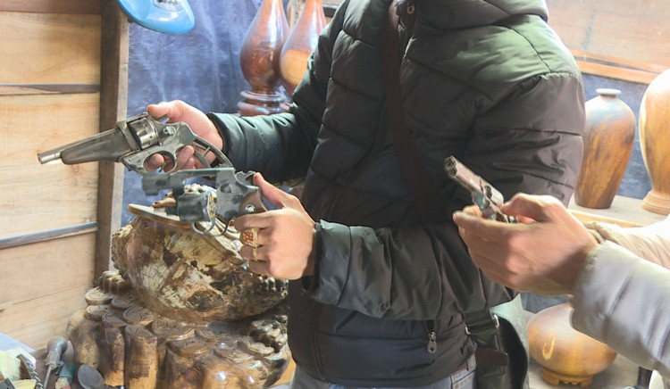 Thanh nien ban ma tuy co ham tru an anh 2