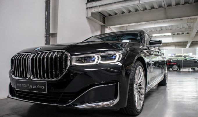 Toàn cảnh giá xe ô tô Việt Nam: Giảm triền miên vẫn 'ế khách'