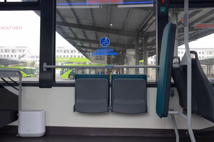 Xe buýt điện của tỷ phú Phạm Nhật Vượng chính thức lăn bánh - 5