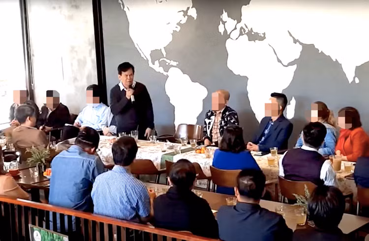 Xôn xao clip chủ tịch huyện khuyên doanh nghiệp đi làm phải có phong bì - 1