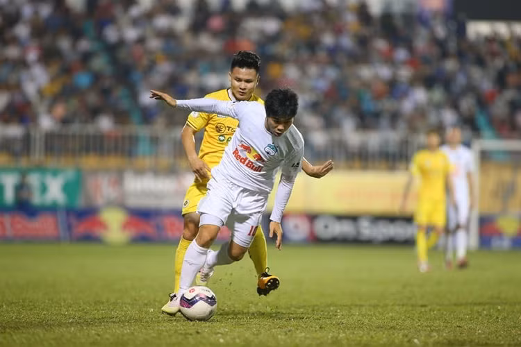 HA Gia Lai 1-0 Hà Nội: Siêu phẩm sút xa của Xuân Trường - 4