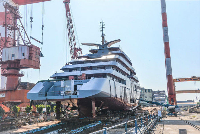 doanh nghiệp đóng tàu “tự bơi” trong khốn khó