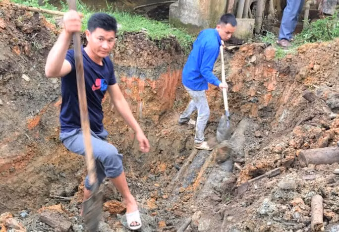 Cá chết hàng loạt trên sông Mã, 2 công ty thừa nhận xả thải - Ảnh 2.