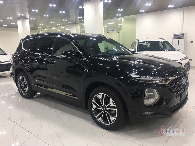 Cuối năm, săn ô tô giảm giá trăm triệu chơi Tết