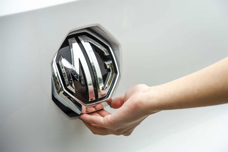 Cơ chế mở cốp của MG ZS 2021