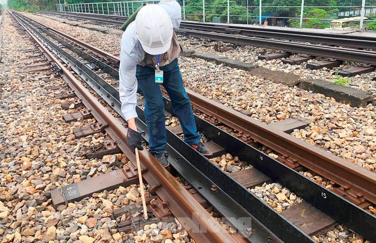 Hệ thống đường sắt quốc gia đi qua Hà Nội xuống cấp thê thảm ảnh 2