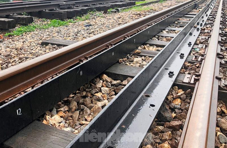 Hệ thống đường sắt quốc gia đi qua Hà Nội xuống cấp thê thảm ảnh 5