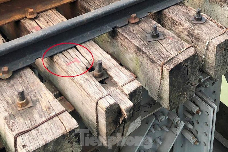 Hệ thống đường sắt quốc gia đi qua Hà Nội xuống cấp thê thảm ảnh 9