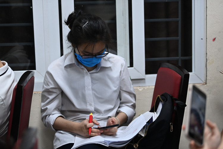 xep hang lam can cuoc cong dan gan chip anh 5