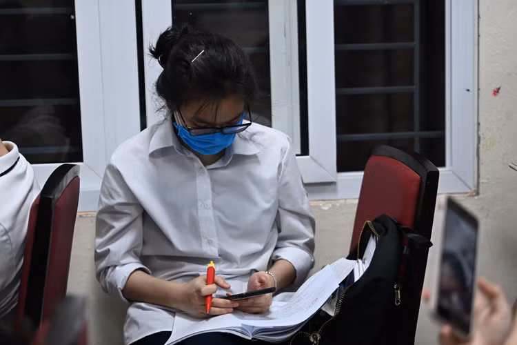 xep hang lam can cuoc cong dan gan chip anh 5