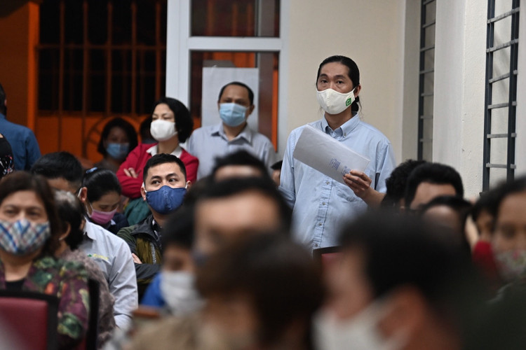 xep hang lam can cuoc cong dan gan chip anh 9