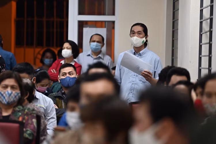 xep hang lam can cuoc cong dan gan chip anh 9