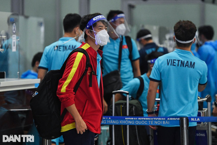 Đội tuyển Việt Nam lên đường sang Saudi Arabia dự vòng loại World Cup - 9