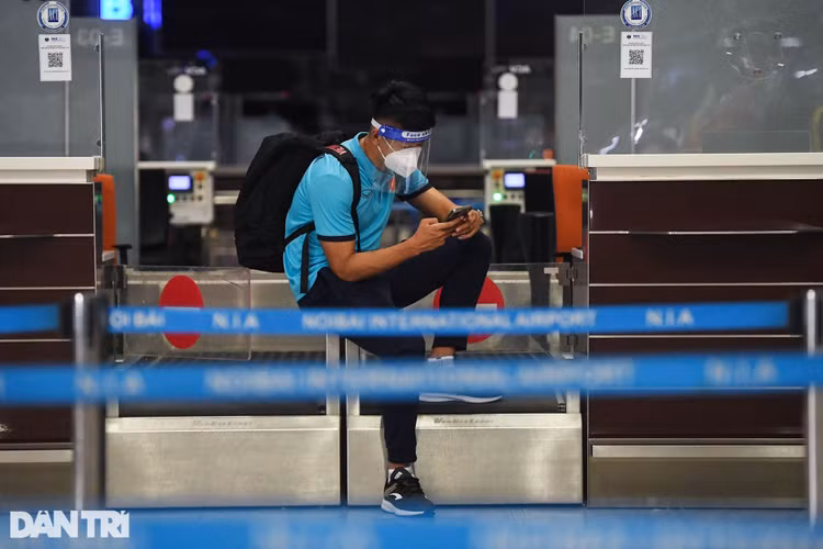 Đội tuyển Việt Nam lên đường sang Saudi Arabia dự vòng loại World Cup - 11