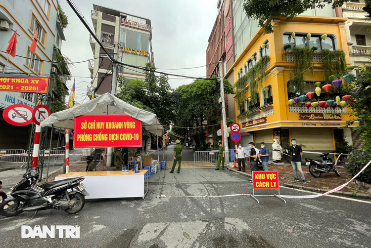 Toàn cảnh điểm nóng có 41 ca dương tính tại phường Giáp Bát - 1