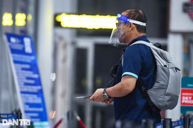 Đội tuyển Việt Nam lên đường sang Saudi Arabia dự vòng loại World Cup - 17