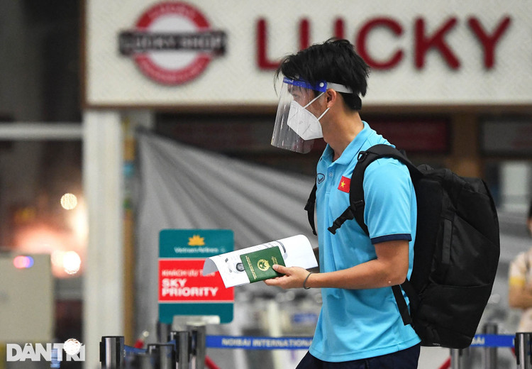 Đội tuyển Việt Nam lên đường sang Saudi Arabia dự vòng loại World Cup - 18