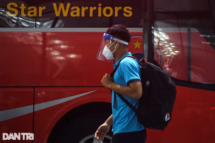 Đội tuyển Việt Nam lên đường sang Saudi Arabia dự vòng loại World Cup - 3