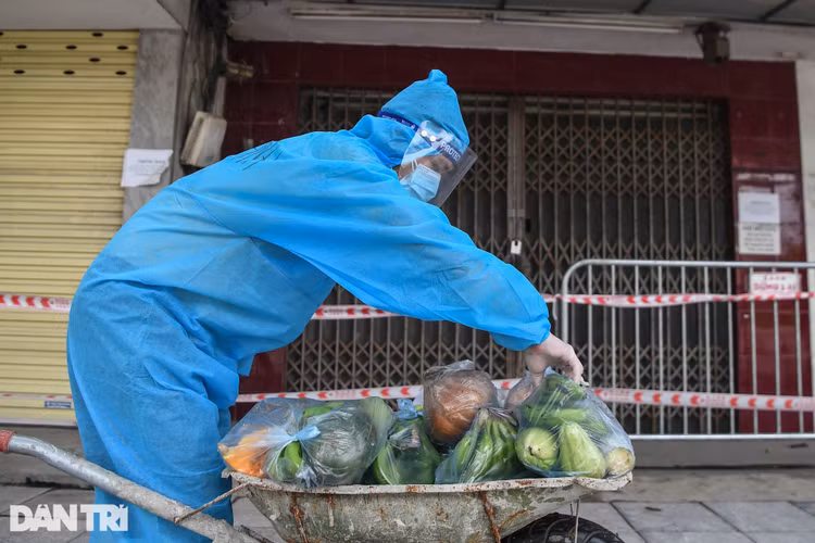 Hà Nội: Đi từng ngõ, gõ từng nhà tiếp tế cho ổ dịch quận Thanh Xuân - 8