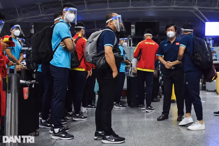 Đội tuyển Việt Nam lên đường sang Saudi Arabia dự vòng loại World Cup - 1