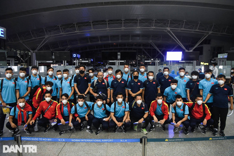 Đội tuyển Việt Nam lên đường sang Saudi Arabia dự vòng loại World Cup - 8