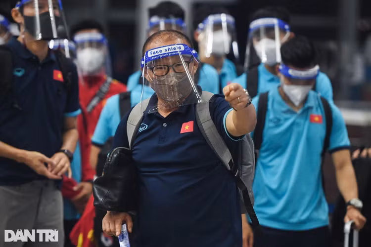 Đội tuyển Việt Nam lên đường sang Saudi Arabia dự vòng loại World Cup - 7