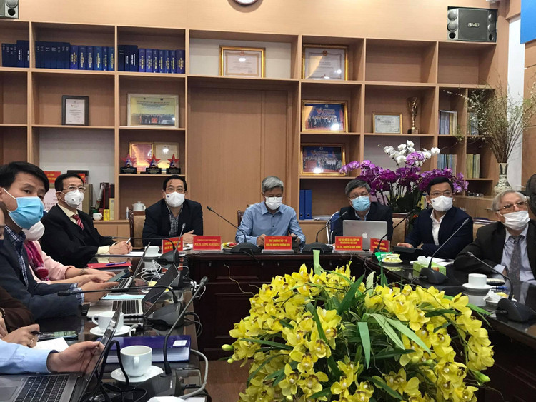 hoi chan benh nhan COVID nang