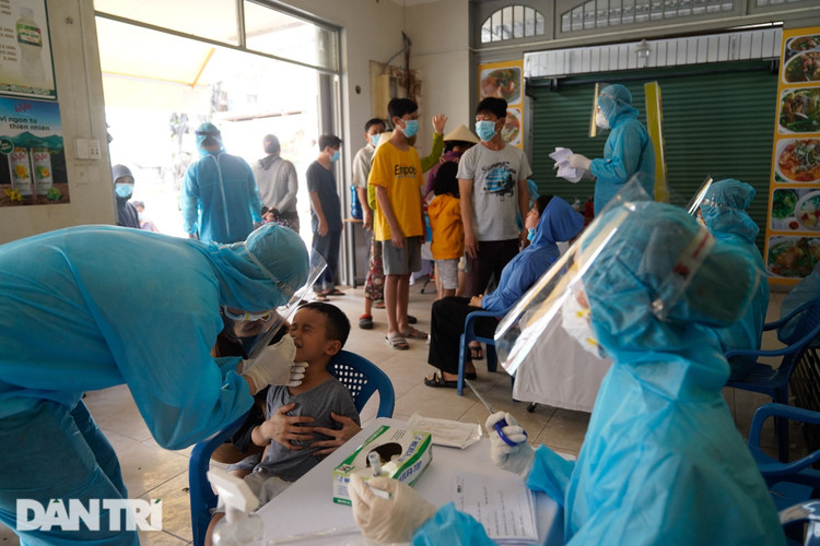 Thêm một bệnh viện bị phong tỏa, 8 trường hợp nghi nhiễm SARS-CoV-2 - 2