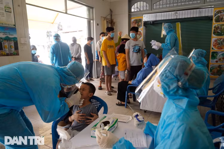 Thêm một bệnh viện bị phong tỏa, 8 trường hợp nghi nhiễm SARS-CoV-2 - 2