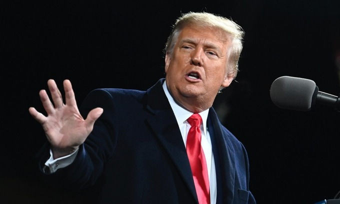 Trump phát biểu trước người ủng hộ ở bang Georgia hồi tháng 12/2020. Ảnh: AFP.