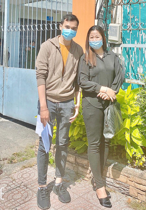 Tiếp viên hàng không làm lây lan nCoV được tại ngoại - 2