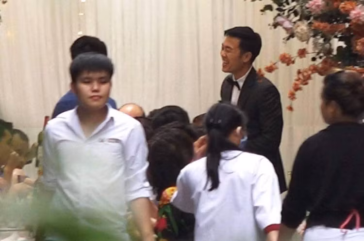 Lễ ăn hỏi của Xuân Trường - Nhuệ Giang thuê vệ sĩ bảo vệ - 1