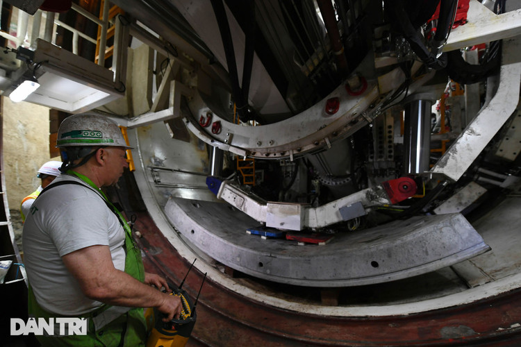 Quái vật 850 tấn đào hầm đường sắt Nhổn - ga Hà Nội lần đầu chạy thử - 8