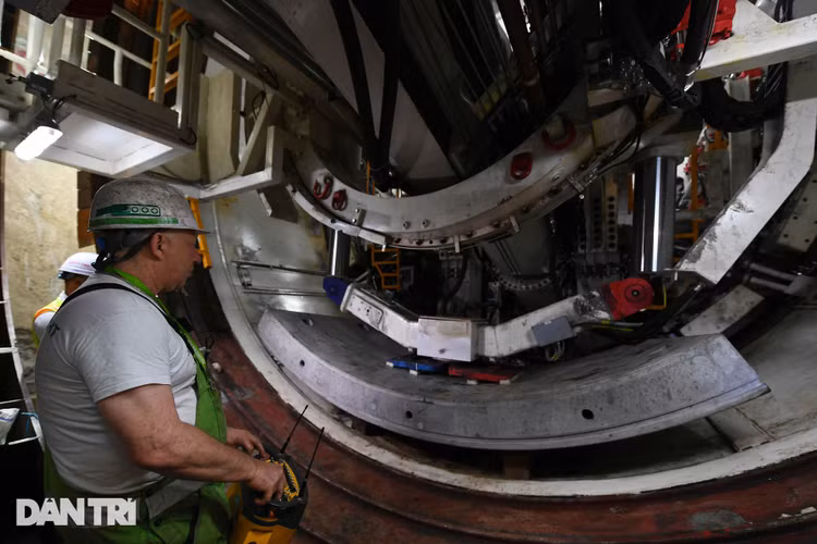Quái vật 850 tấn đào hầm đường sắt Nhổn - ga Hà Nội lần đầu chạy thử - 8