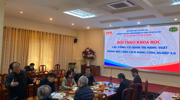 Các đại biểu, nhà khoa học tham dự hội thảo.