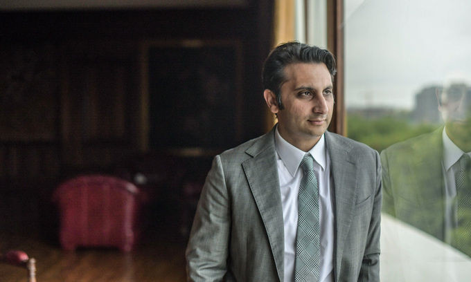 Adar Poonawalla, giám đốc điều hành Viện Serum của Ấn Độ. Ảnh: NYTimes.